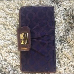 COPY - COACH purple wallet, great condition